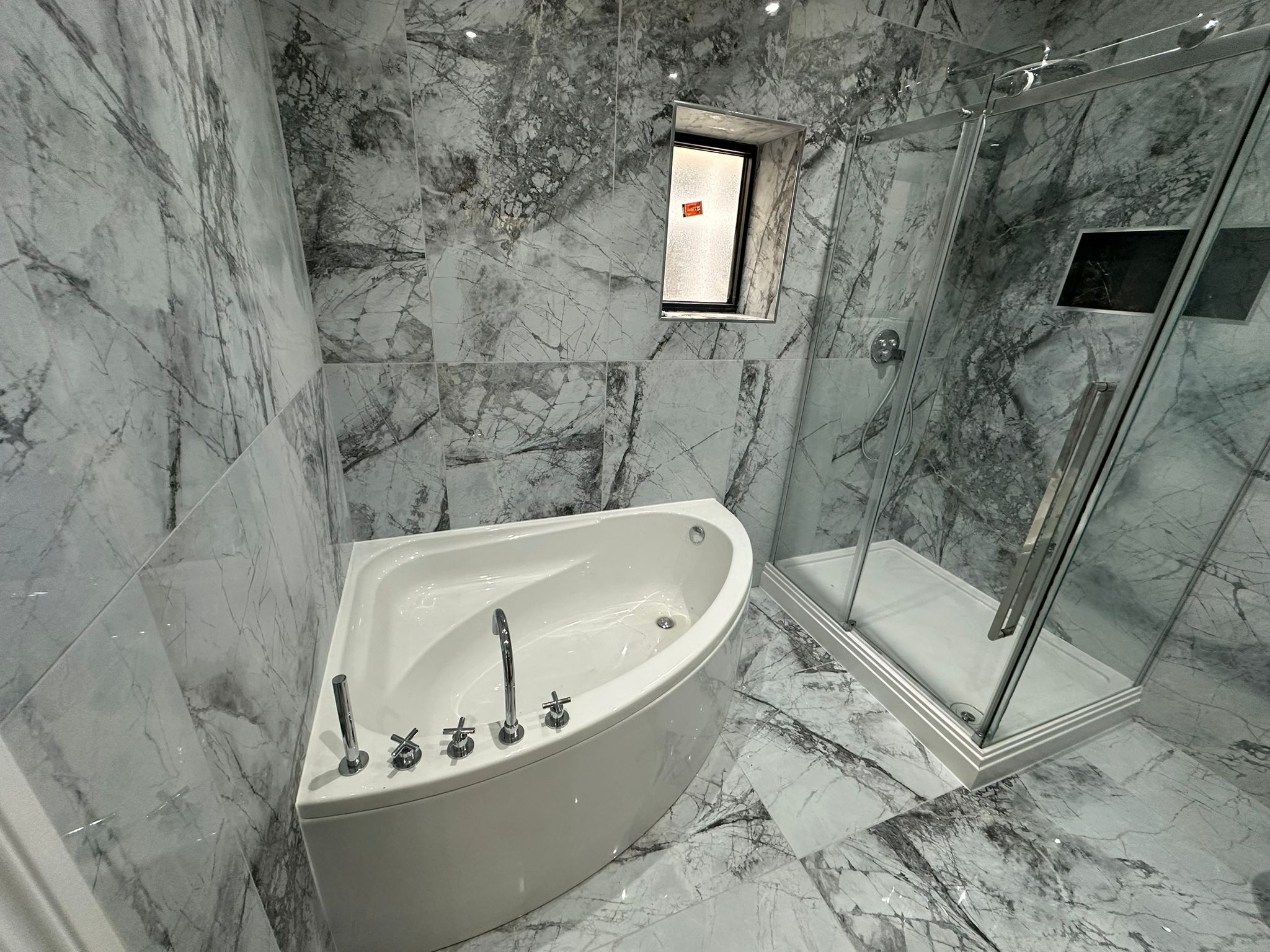 Bathroom Fitting Image 5